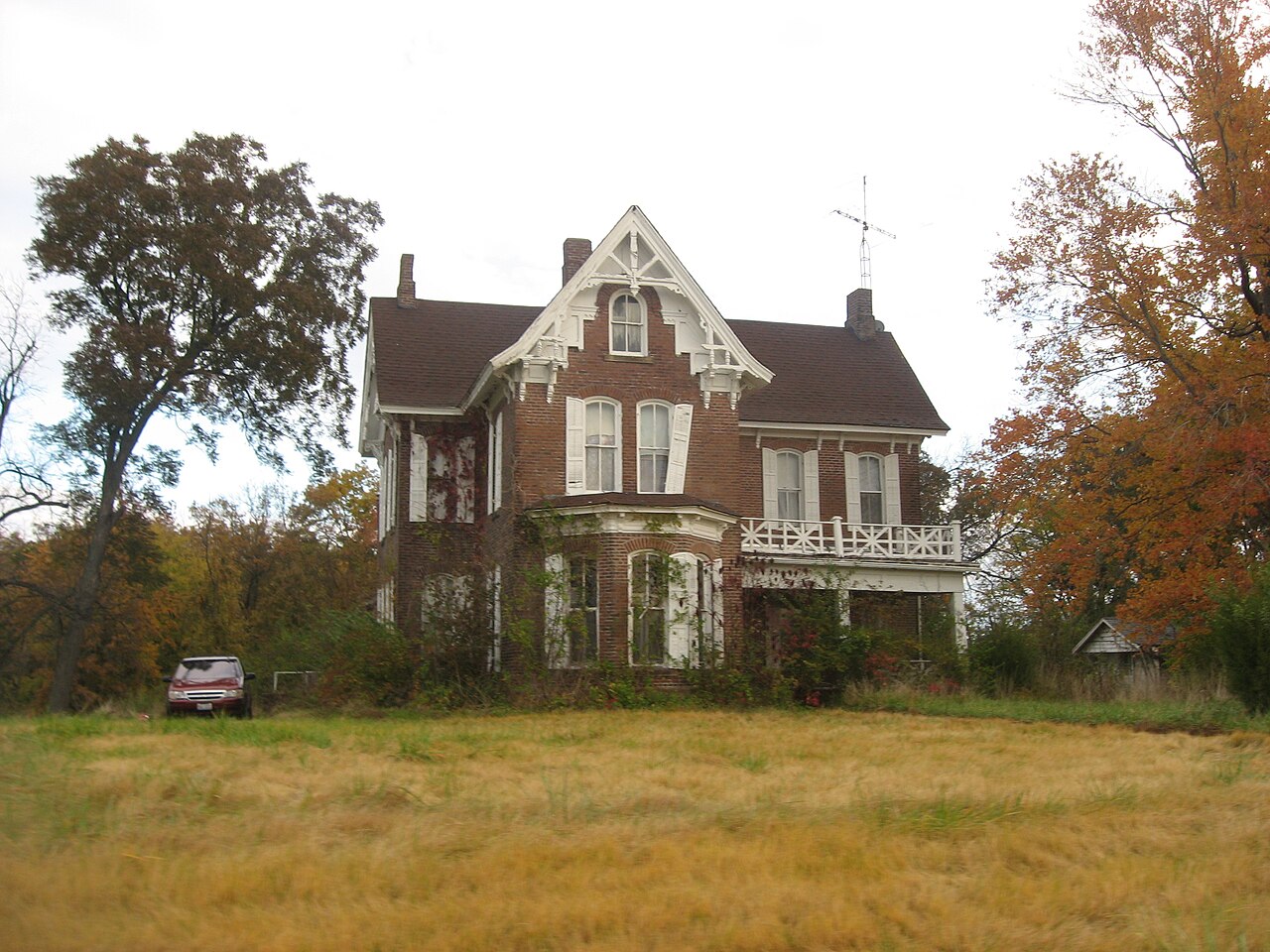 Front and western side of the C