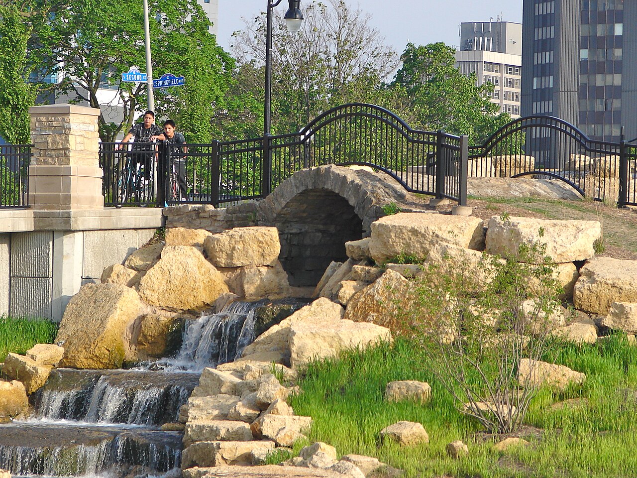 Stone Arch Bridge on the NRHP since May 14, 1981