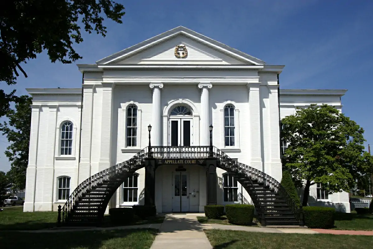 5th District Appellate Court , Mount Vernon, Illinois .